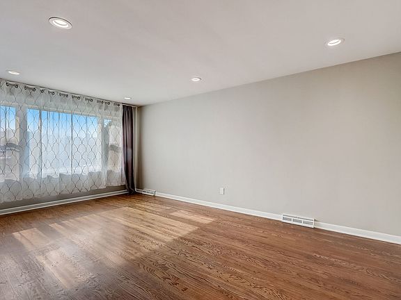 4th image of 549 Buffalo Ave