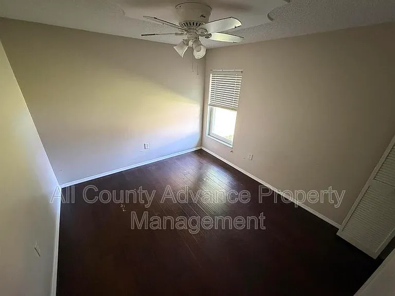 3232 Oakwood Pl — Photo 10