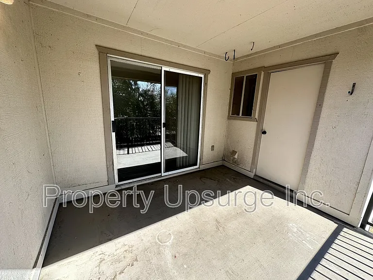 1063 Del Sol Pl #D — Photo 10