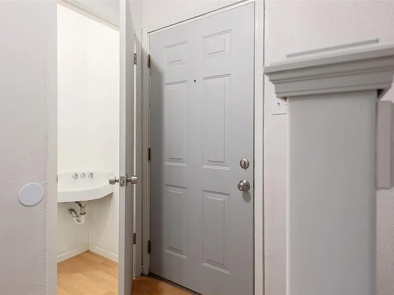 2201 Mission Hill Cir #4 — Photo 12