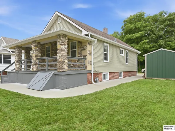 2318 S 7th St, Omaha, NE 68108