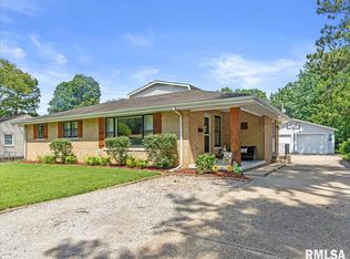 97 Circle Dr, Springfield, IL 62703