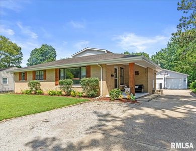 97 Circle Dr, Springfield, IL, 62703