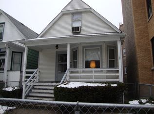 1916 W Estes Ave, Chicago, IL 60626