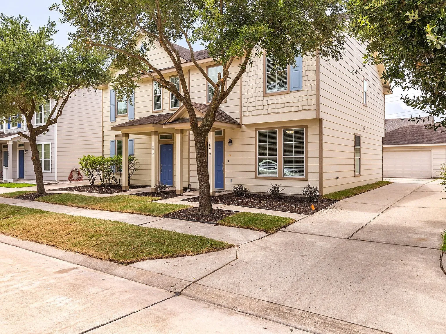 3 bed, 4.0 bath, 1440 sqft, $1,850 — Photo 2