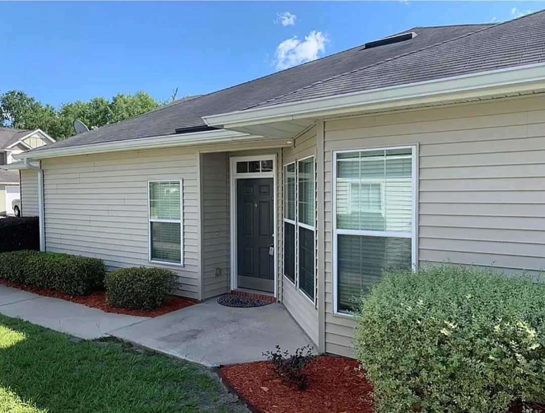 2 bed, 1053 sqft, $1,700 — Photo 2