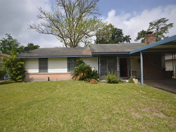 10419 Hollyglen Dr, Houston, TX 77016