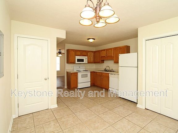 2nd image of 2300 Raleigh Ct APT 3