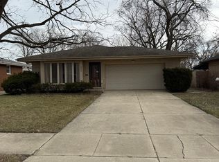 18263 Greenbay Ave, Lansing, IL 60438