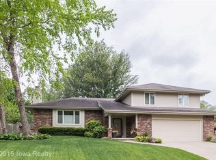 712 52nd St, West Des Moines, IA 50265