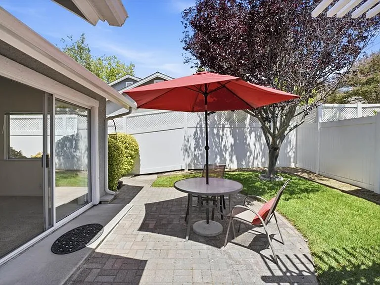 989 Bluebell Way — Photo 11
