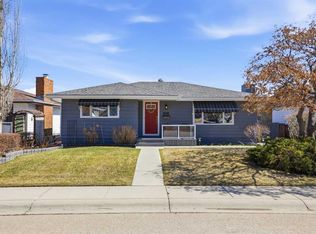 948 W Canaveral Cres SW, Calgary, AB T2W 1N5