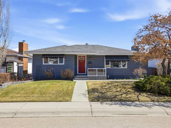 948 W Canaveral Cres SW, Calgary, AB T2W 1N5