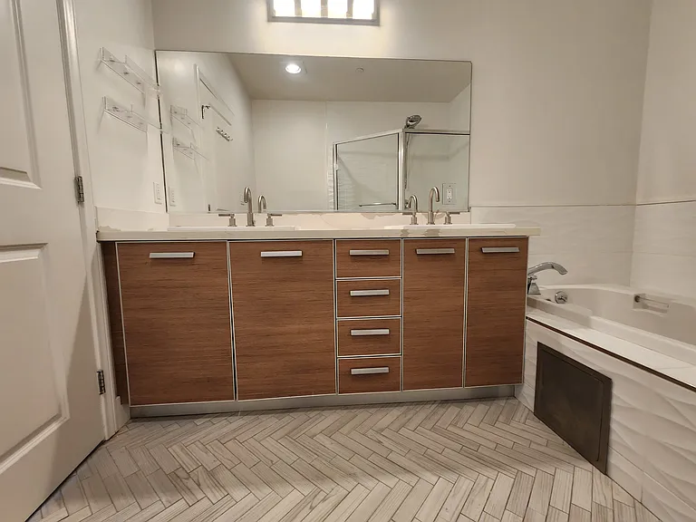 147 S Doheny Dr #102 — Photo 32