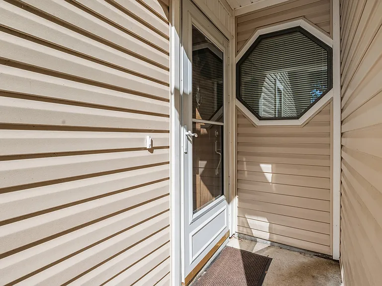 206 Esmond Ct — Photo 9