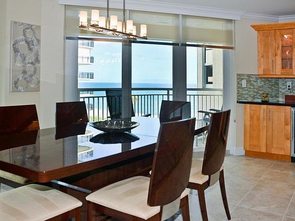 OCEAN VIEW -LIV/DINING & KIT