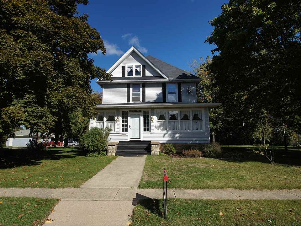 1st image of 114 W Clarence St