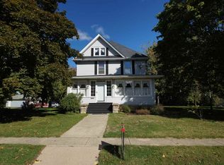 114 W Clarence St, Dodgeville, WI 53533