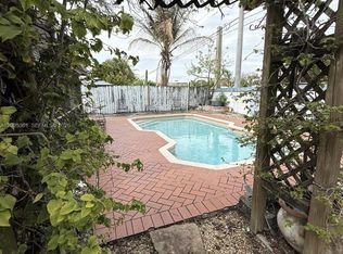 1020 SW 81st Ter, North Lauderdale, FL 33068