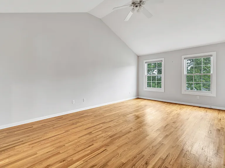 36 Pawtucket Ave — Photo 22