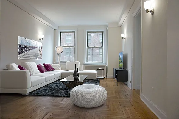 Rented by Metropolitan Equities | media 9