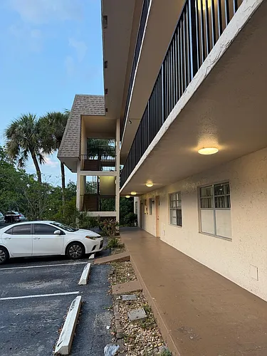 615 S State Road 7 #1D Photo 1