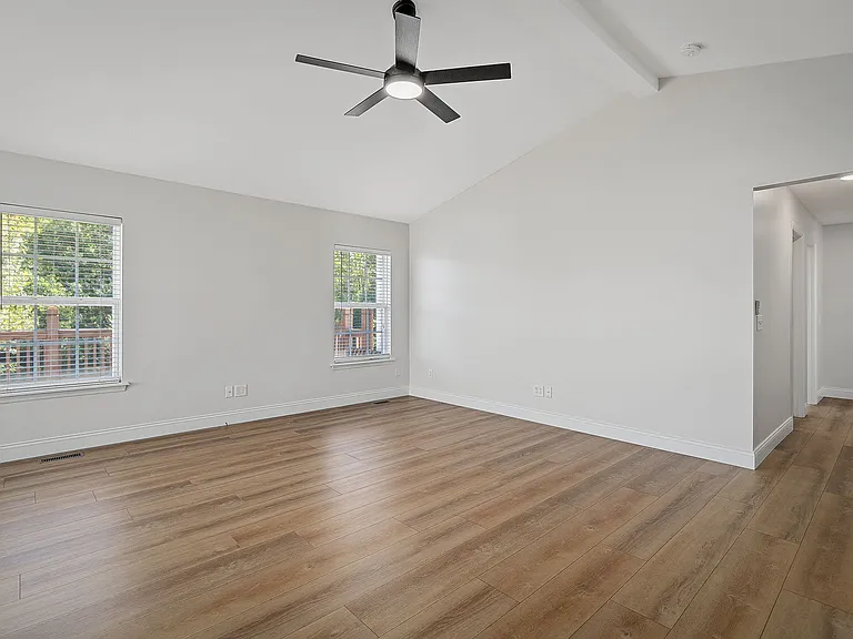 175 Shadow Pointe Dr — Photo 5