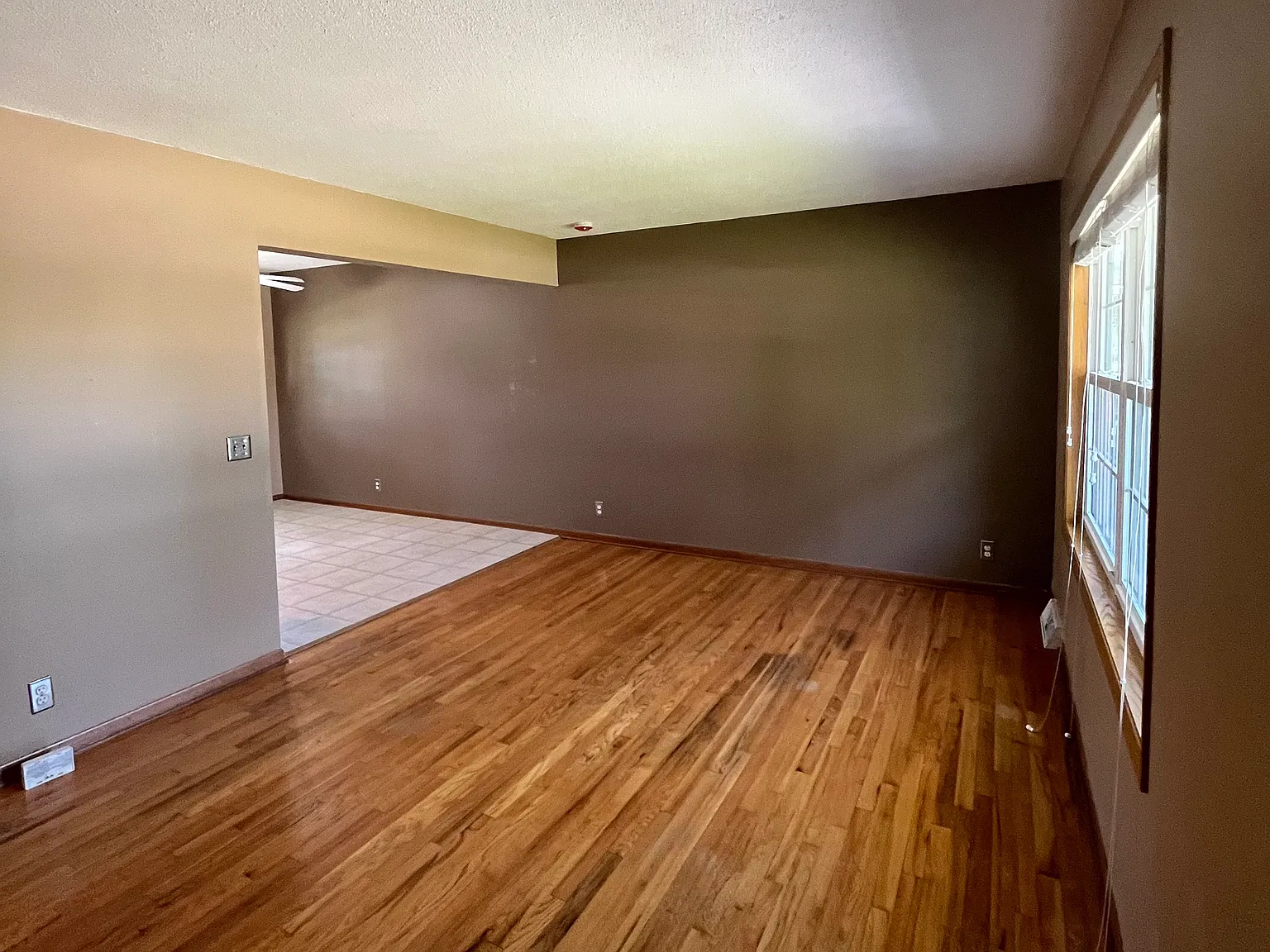 3 bed, 1050 sqft, $1,900 — Photo 4