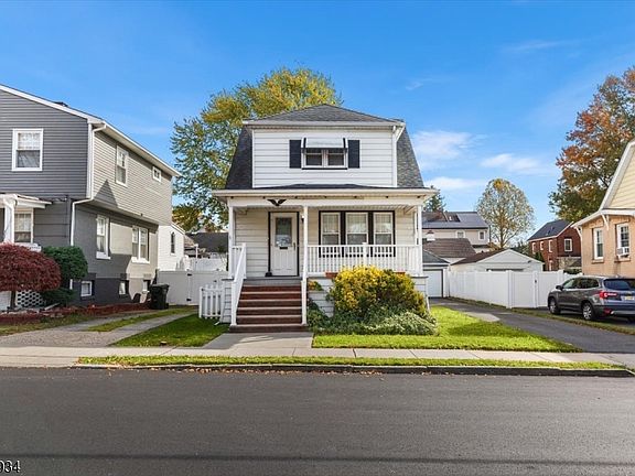 3rd image of 40 Ling St