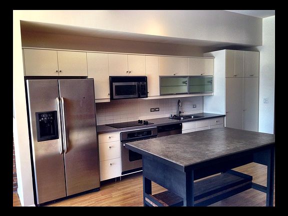 3rd image of 350 W Ash St Unit 908