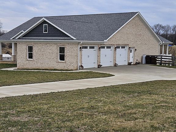 2nd image of 174 Bedford Way