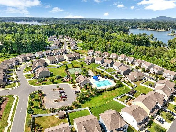 3rd image of 3753 Norman View Dr Unit 130