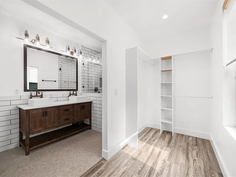 1871 Dyer Cir — Photo 40