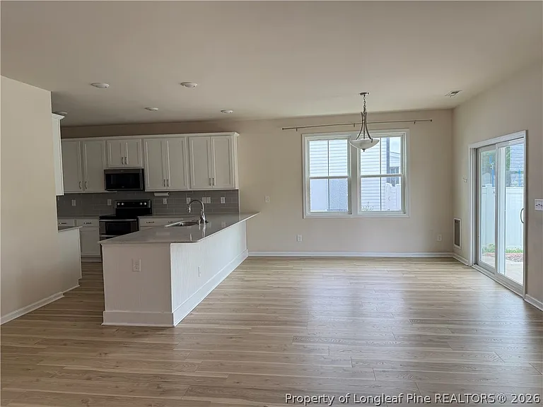 487 Union St — Photo 7