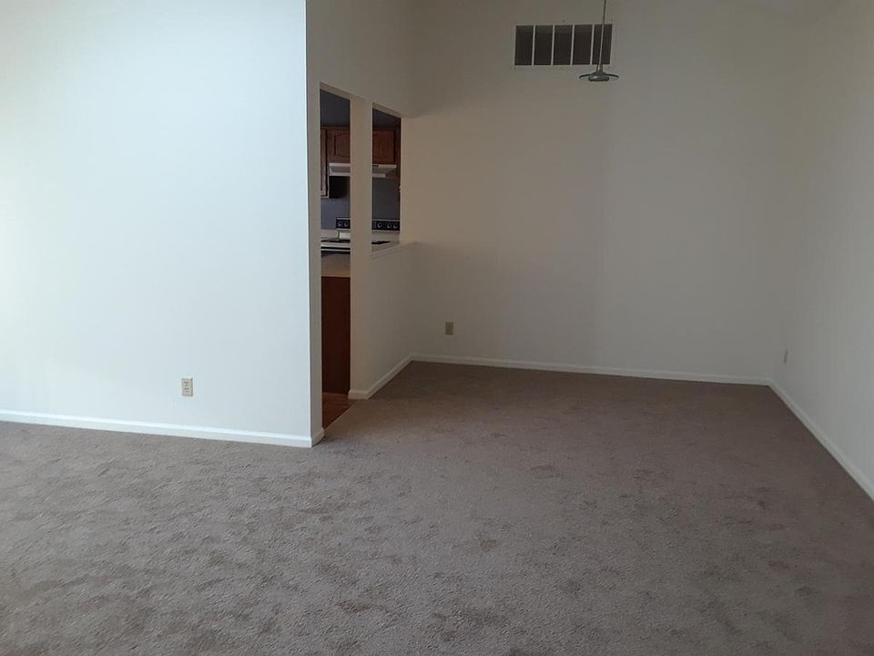 dining area, living room to left