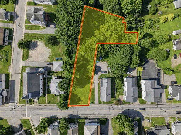 66 Lake St, Webster, MA 01570