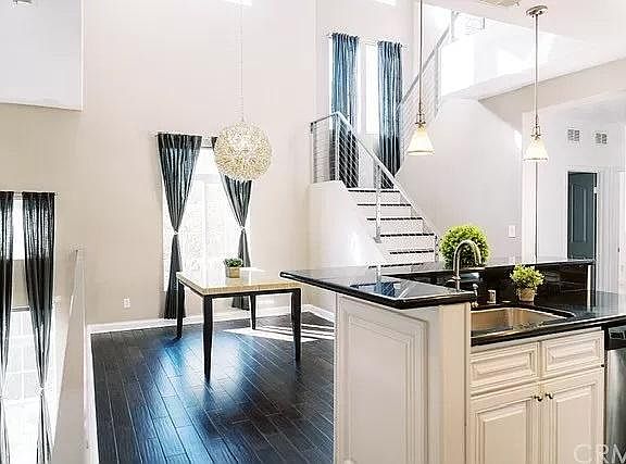 4th image of 13641 Foster Ave Unit 1