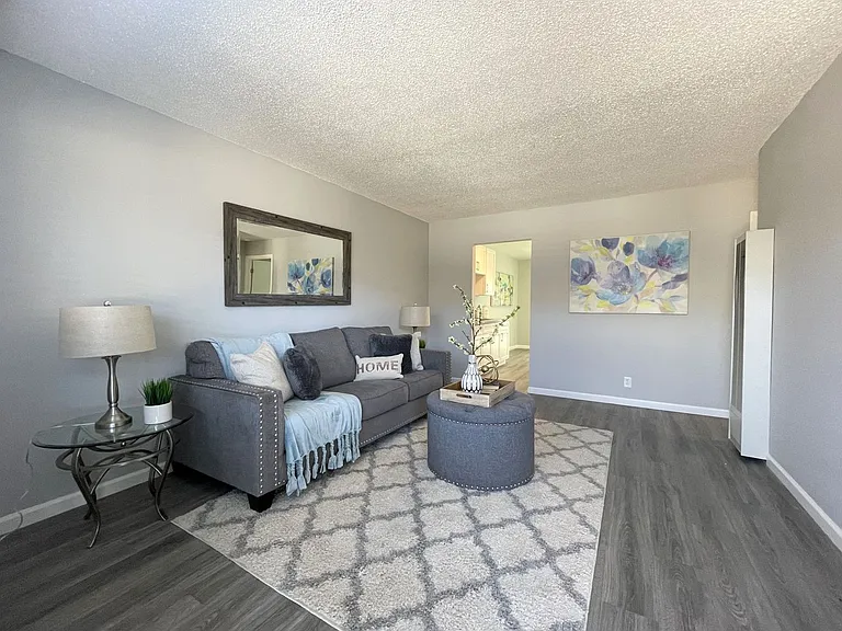 515 Camanche Lane - Summer Gardens Apartments — Photo 14