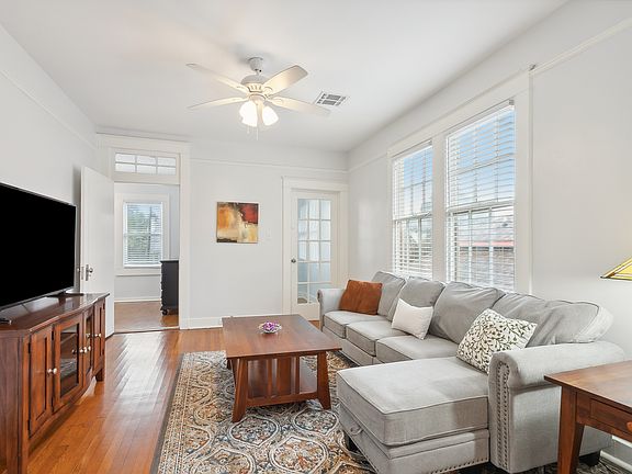 2nd image of 2211 Broadway St