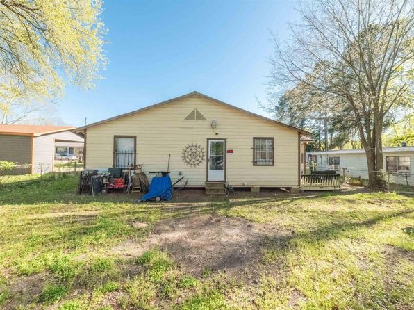 2409 Frank St, Marshall, TX 75670
