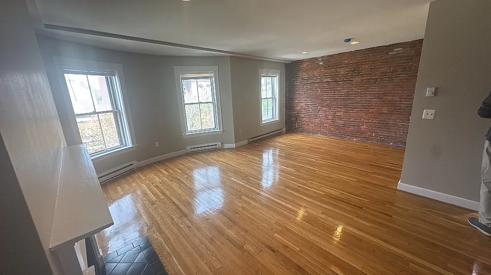 2 bed, 1000 sqft, $3,950 — Photo 2