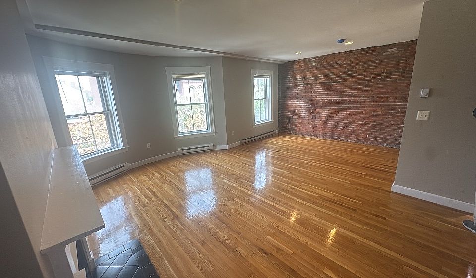 2nd image of 1745 Washington St #1