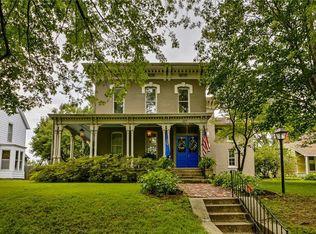 607 Chestnut St, Leavenworth, KS 66048