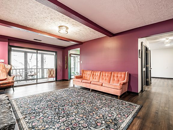 4th image of 108 Knoll Ct APT E