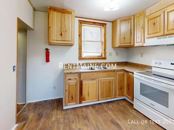 10 Stone St APT 3, Brewer, ME 04412