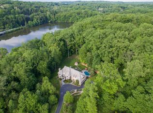 45 Dream Valley Dr, Newtown Square, PA 19073