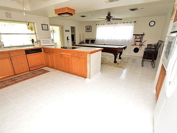 4th image of 1003 Betsy Ct