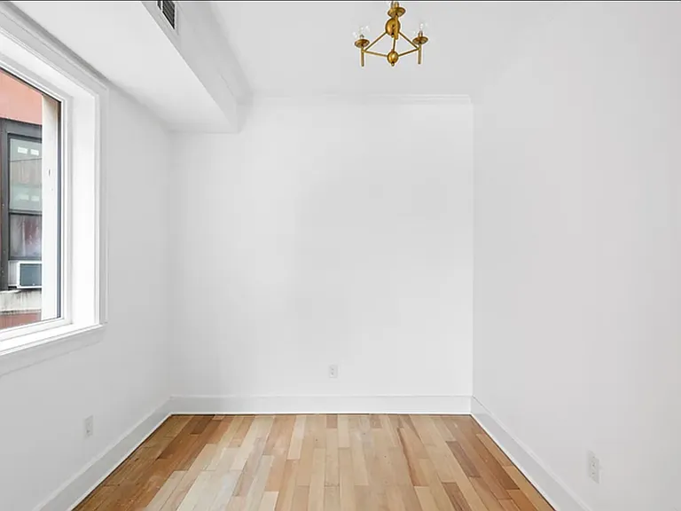 187 20th St #3B — Photo 10