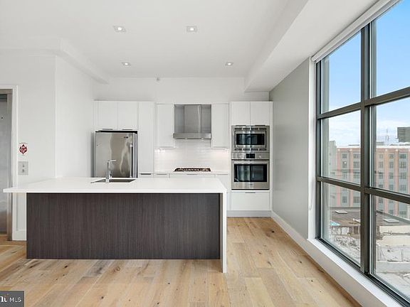 4th image of 240 N 2nd St APT 6E
