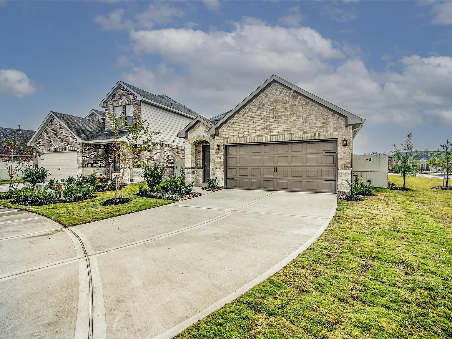 3 bed, 2.0 bath, 1523 sqft, $2,200 — Photo 2